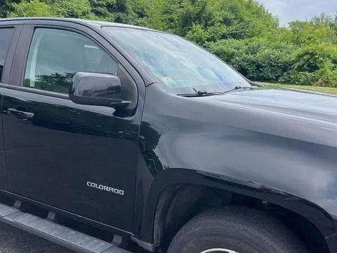 Used 2018 Chevrolet Colorado Z71 AWD/4WD image 15
