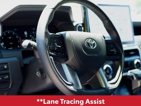 Used 2025 Toyota 4Runner Limited AWD/4WD image 14