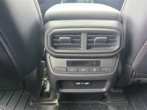 Used 2023 Honda Pilot Touring image 21