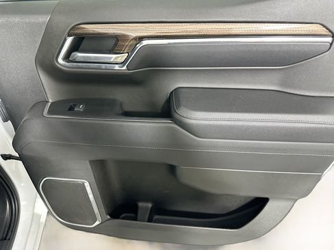 Used 2023 Chevrolet Silverado 1500 LT image 28