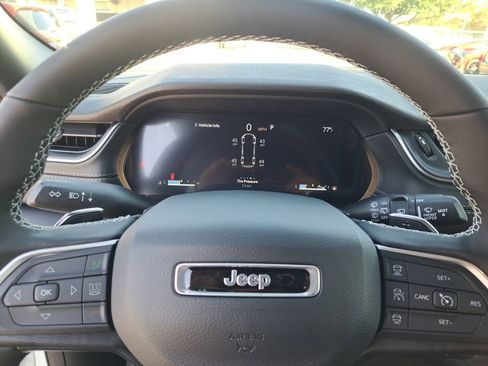 New 2025 Jeep Grand Cherokee L Altitude image 11