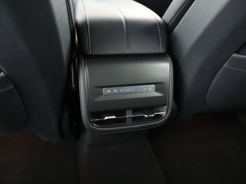 Used 2025 Lincoln Nautilus Premier w/ Jet Appearance Package AWD/4WD image 21
