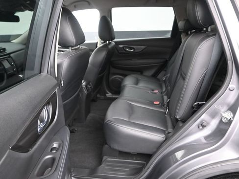 Used 2020 Nissan Rogue S w/ Special Edition Package FWD image 14