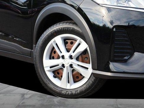 Used 2022 Nissan Kicks S FWD image 3