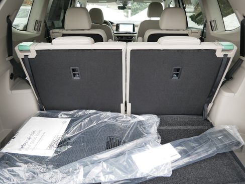 New 2026 Volkswagen Atlas SE image 6