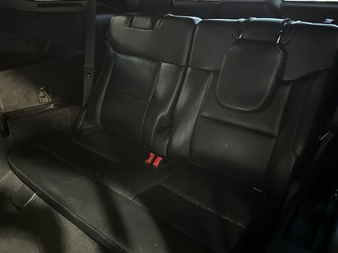 Used 2020 Ford Explorer XLT w/ Equipment Group 202A AWD/4WD image 17