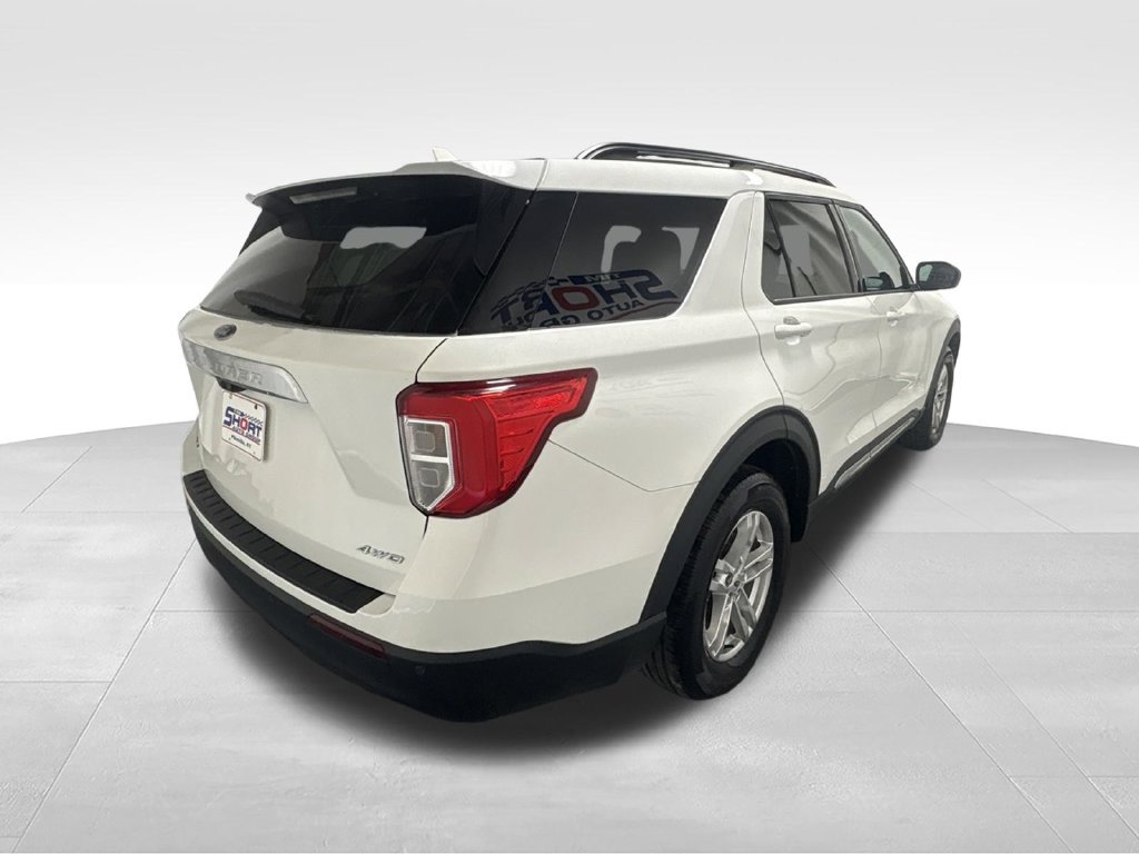 Used 2023 Ford Explorer XLT AWD/4WD image 7