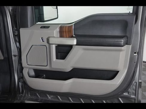 Used 2017 Ford F150 Lariat RWD image 8
