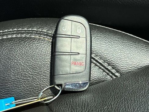 Used 2025 Jeep Compass Limited AWD/4WD image 18
