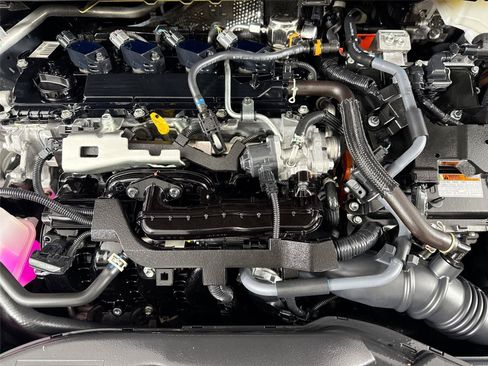 Certified 2023 Toyota Prius LE FWD image 38