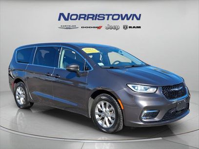 Certified 2023 Chrysler Pacifica Touring-L