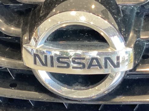 Used 2018 Nissan Murano SV AWD/4WD image 10