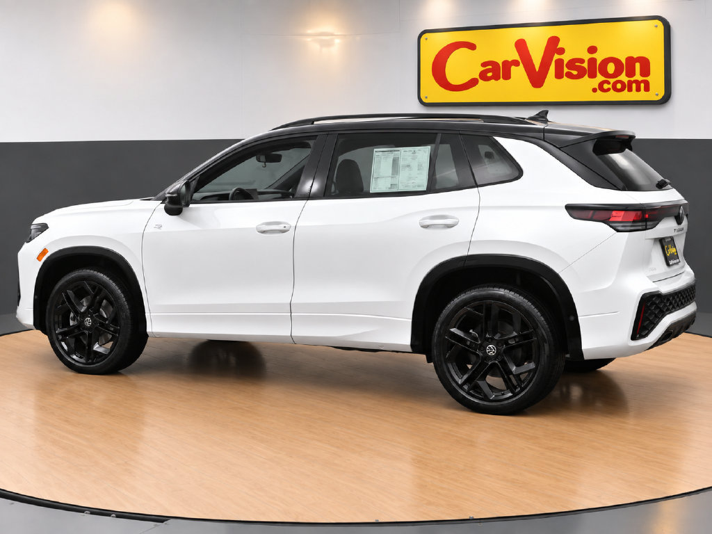 Used 2025 Volkswagen Tiguan SE R-Line AWD/4WD image 7