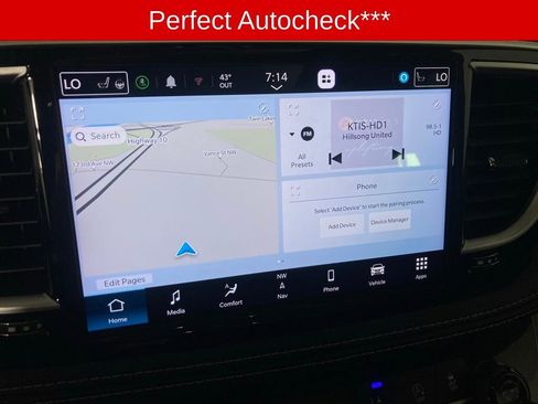 Used 2024 Chrysler Pacifica Limited image 4