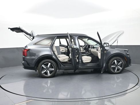 Used 2023 Kia Sorento S image 67