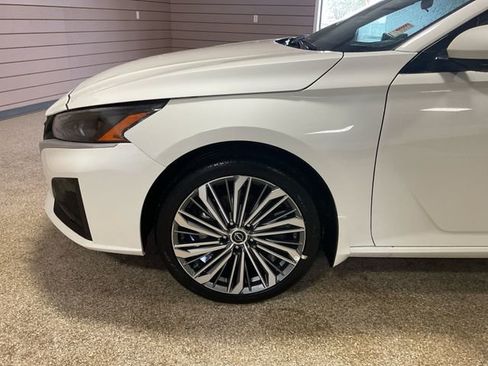 New 2025 Nissan Altima 2.5 SL image 12