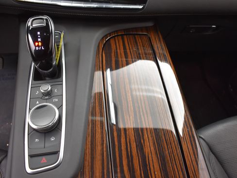 Used 2022 Cadillac Escalade Premium Luxury AWD/4WD image 27