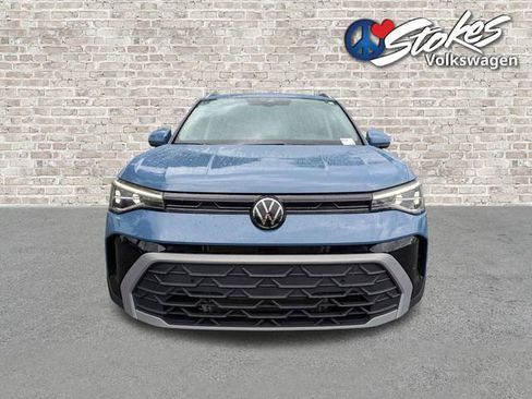 Used 2025 Volkswagen Taos SE FWD image 9