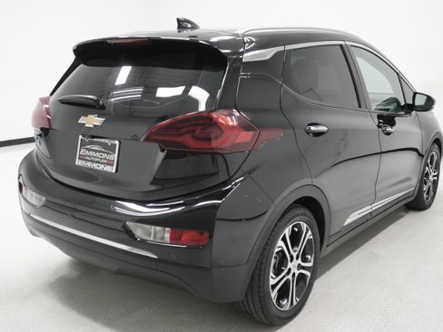 Used 2019 Chevrolet Bolt Premier w/ Infotainment Package image 4