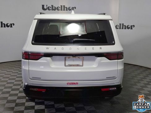 Used 2023 Jeep Wagoneer L Series II image 6