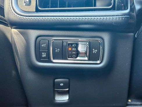 Used 2023 Lincoln Nautilus AWD w/ Premium Package image 28