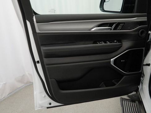 New 2026 Jeep Grand Wagoneer Limited w/ Premium Group II image 28