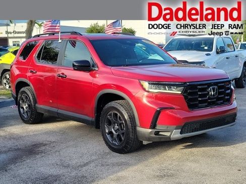 Used 2024 Honda Pilot TrailSport image 1