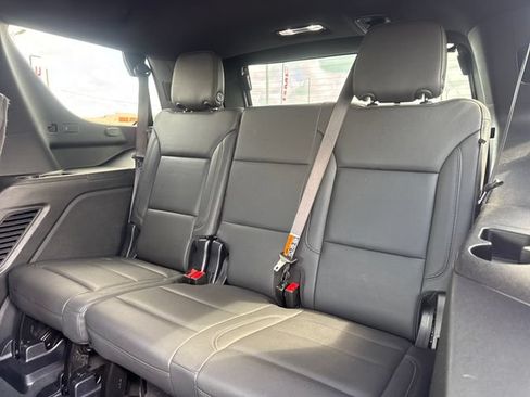 Used 2025 Chevrolet Tahoe LT RWD image 12