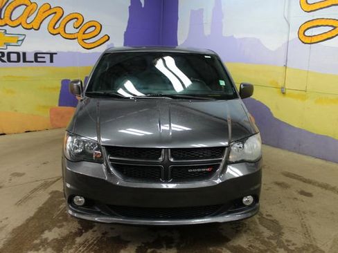 Used 2020 Dodge Grand Caravan GT FWD image 3