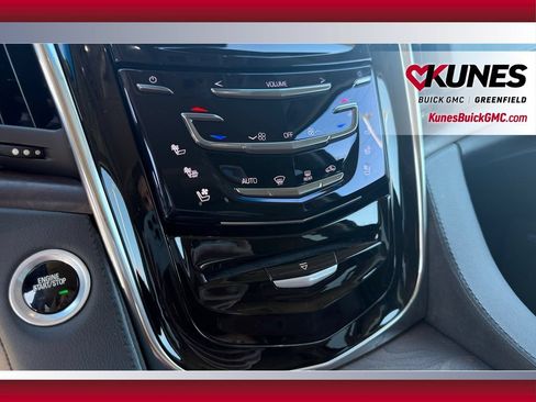 Used 2016 Cadillac Escalade Luxury AWD/4WD image 30