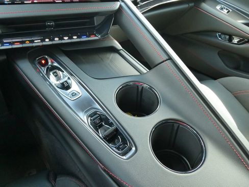 Used 2026 Chevrolet Corvette Stingray Preferred Cpe w/ Z51 Performance Package RWD image 30