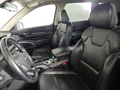 Certified 2025 Kia Telluride S FWD image 12