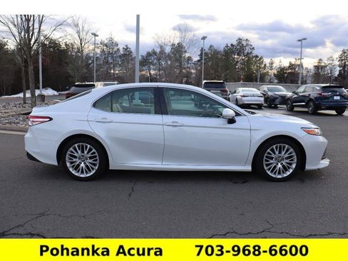 Used 2018 Toyota Camry XLE image 8