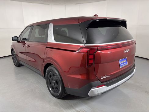 Used 2025 Kia Carnival LXS image 6