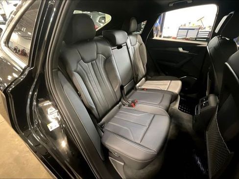 Certified 2025 Audi Q5 2.0T Premium image 27