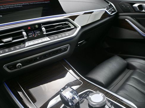 Used 2020 BMW X5 xDrive40i w/ M Sport Package image 3