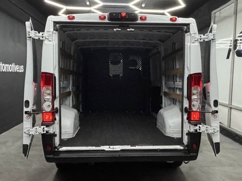 Used 2025 RAM ProMaster 2500 w/ U-Haul Equipment Group FWD image 10