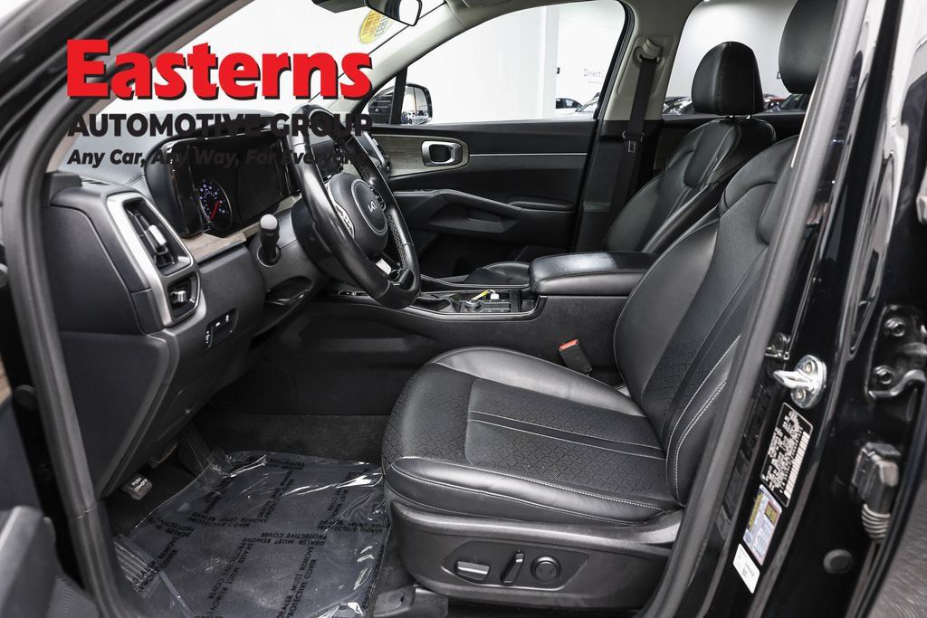 Used 2022 Kia Sorento S AWD/4WD image 14