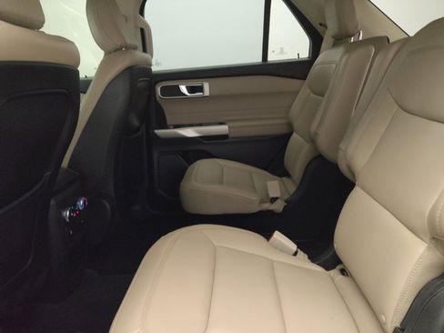 Used 2020 Ford Explorer XLT w/ Equipment Group 202A image 18