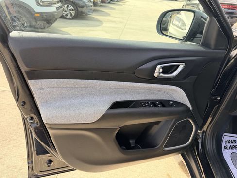 Used 2024 Jeep Compass Latitude image 13