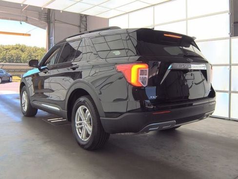 Used 2023 Ford Explorer XLT w/ Equipment Group 202A AWD/4WD image 9