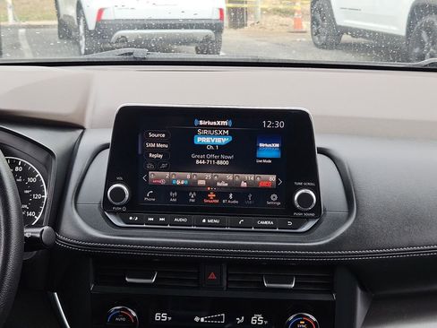 Used 2023 Nissan Rogue SV image 19