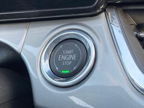 Used 2025 Chevrolet Trax LT w/ LT Convenience Package image 17