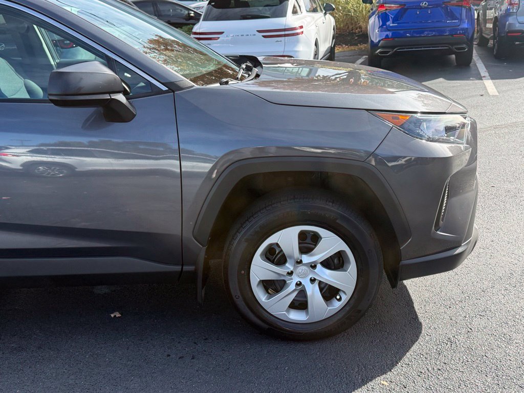 Certified 2022 Toyota RAV4 LE AWD/4WD image 10