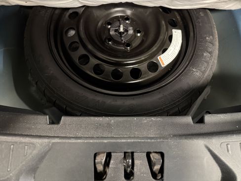 Used 2020 Ford Explorer XLT w/ Comfort Package image 30