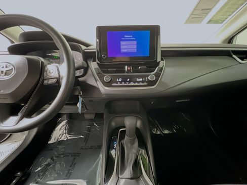 Used 2025 Toyota Corolla LE FWD image 25