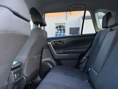Used 2019 Toyota RAV4 LE w/ Carpet Mat Package AWD/4WD image 26