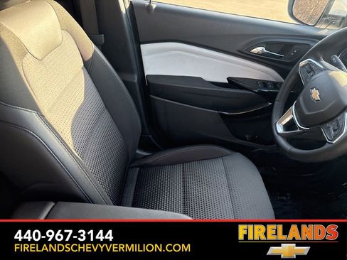 Certified 2025 Chevrolet Trax LT w/ LT Convenience Package image 28