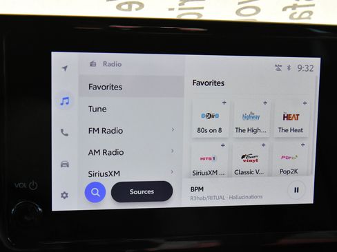 Used 2023 Toyota Corolla SE w/ SE Premium Package image 22