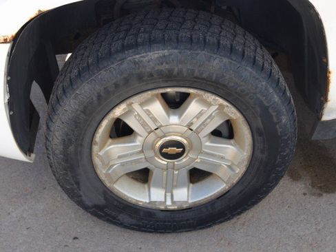 Used 2009 Chevrolet Suburban LT w/ Luxury Package AWD/4WD image 11